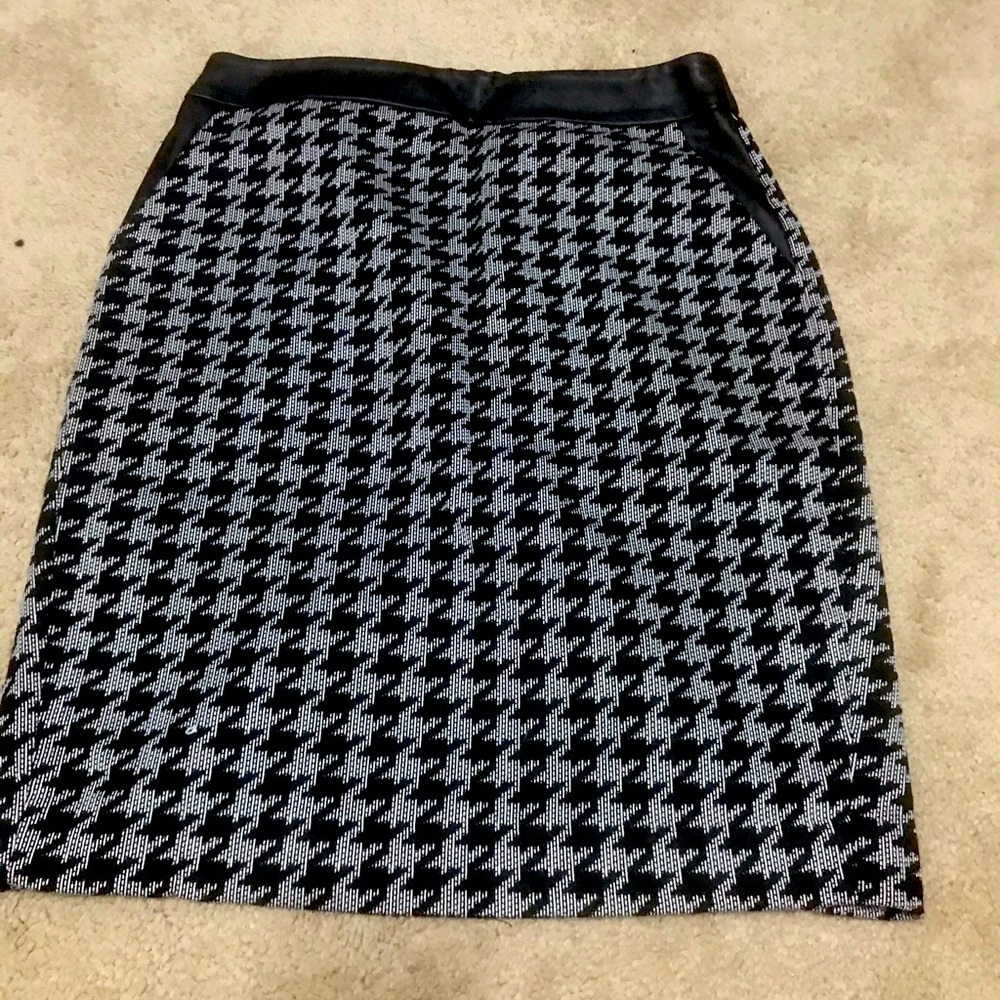 Express size 2 pencil skirt